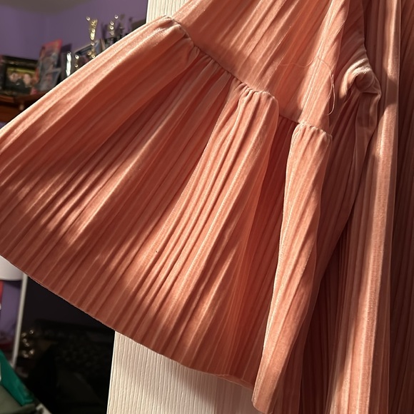 Velvet Blouse 🩷 - Picture 3 of 7